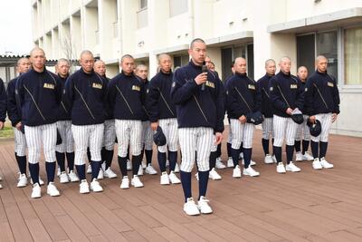 硬式野球部の出発式が行われました1