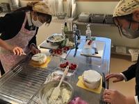 ２０２２　クリスマスケーキ作り2